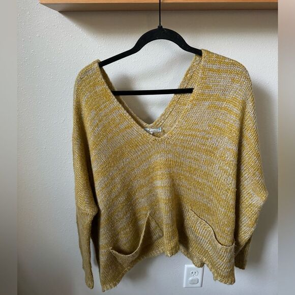 WOMENS FREE PEOPLE OVERSIZE SWEATER SIZE MEDIUM - Picture 1 of 2